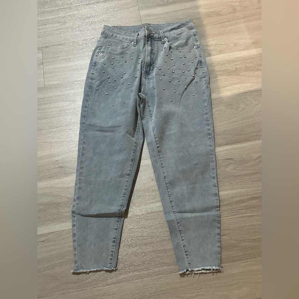 SHEIN Lite Blue Ankle Jeans with Stud Accents